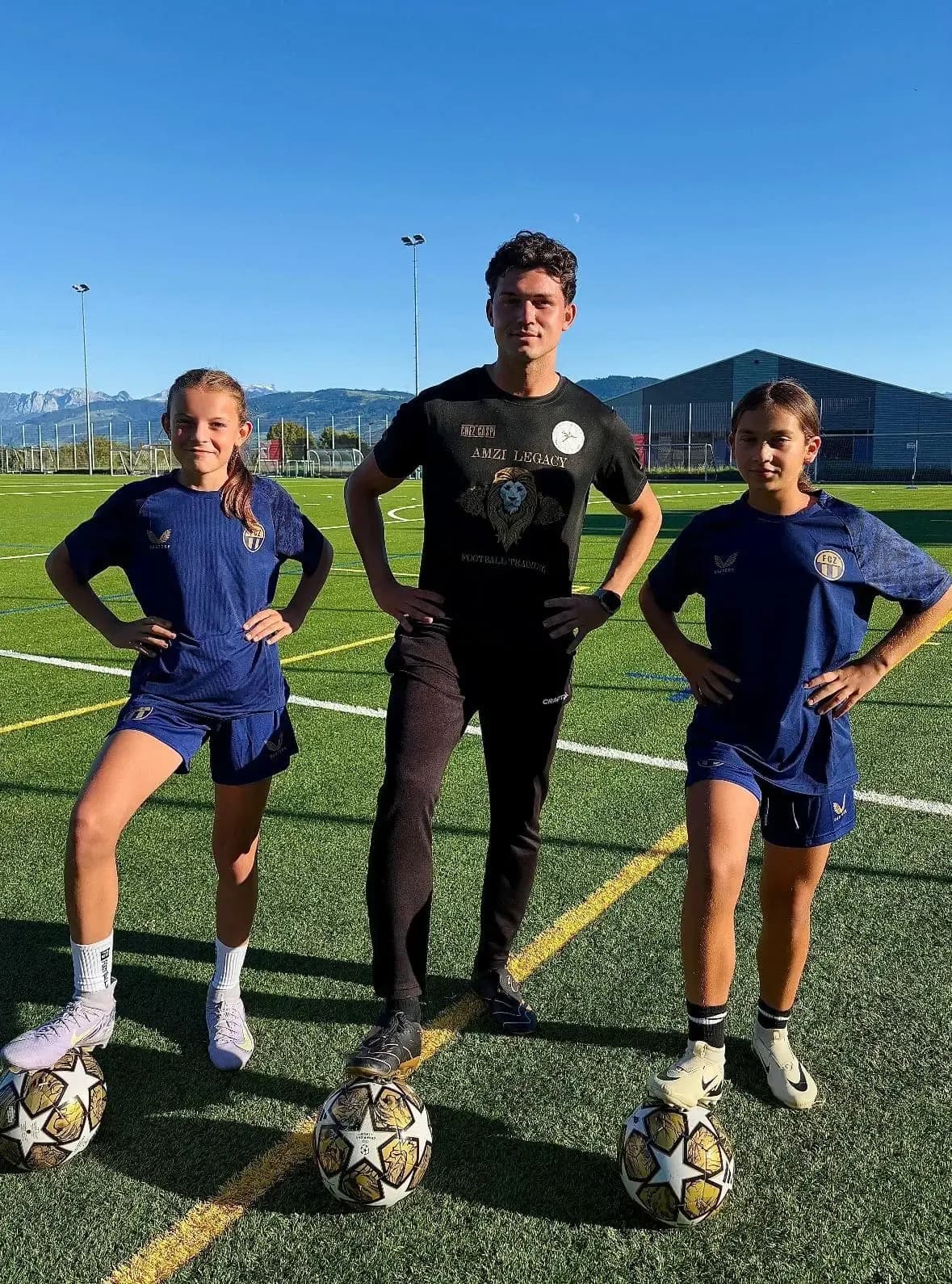 Zwei Spielerinnen im Trikot des FC Zürich